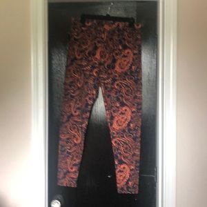 Soft Surroundings paisley leggings. Size M.